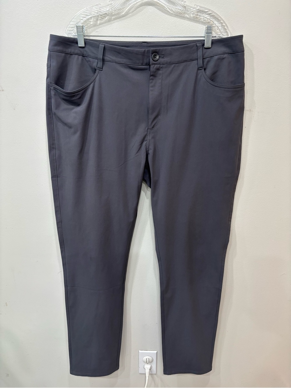 Vuori Performance Five Pockets Meta Pants Gray Men’s Size 38